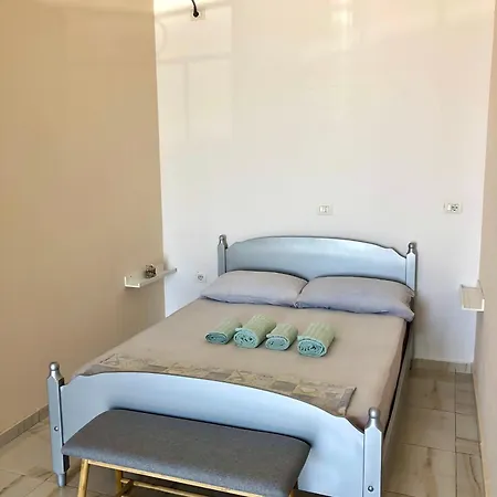 מלון דירות Denny בורש