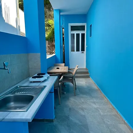 מלון דירות Denny 3*