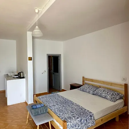 Denny מלון דירות בורש