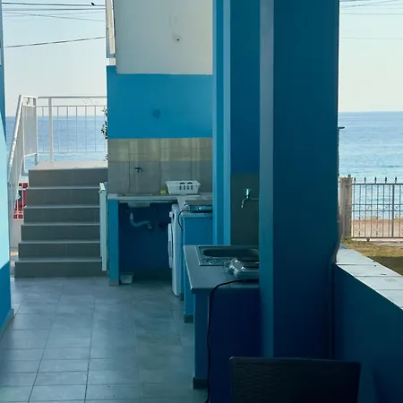 Denny מלון דירות בורש